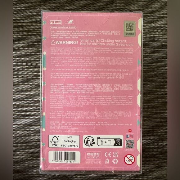 THE MONSTERS Let's Checkmate Series-Vinyl Plush Hanging Card - Picture 11 of 12